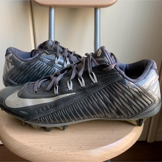 NIKE(ナイキ)のNIKE”Vapor Carbon Elite“ブラック/シルバー27.5㌢美品 スポーツ/アウトドアのスポーツ/アウトドア その他(アメリカンフットボール)の商品写真