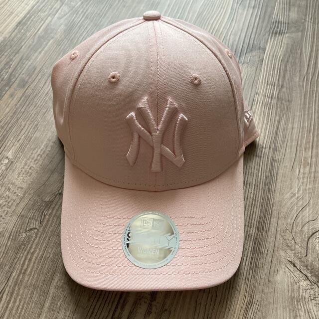 NEW ERA(ニューエラー)のイギリス限定完売‼︎ ニューエラ 帽子 キャップ NY ヤンキース レディースの帽子(キャップ)の商品写真
