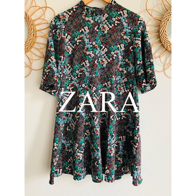 ZARA(ザラ)の美品　ZARA ザラ　ワンピース　花柄　ボタニカル　Aライン　人気　完売 レディースのワンピース(ひざ丈ワンピース)の商品写真