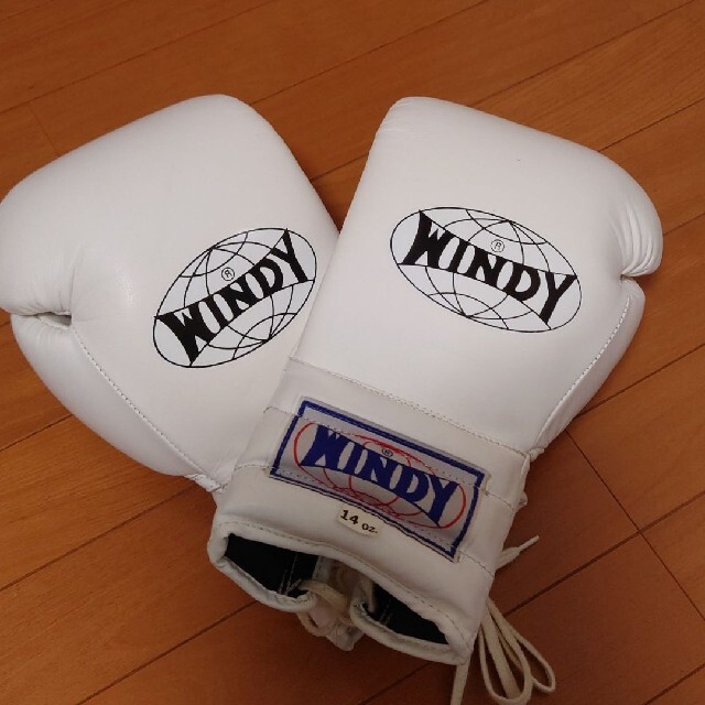 週末限定値下げWINDY ホワイト ボクシンググローブ 14oz 紐式の 週末限定値下げWINDY ホワイト ボクシンググローブ 14oz 紐式の