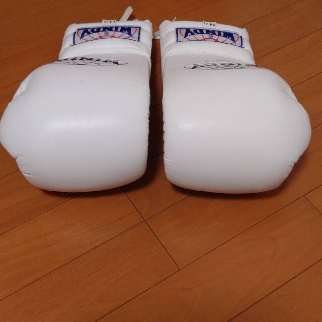 週末限定値下げWINDY ホワイト ボクシンググローブ 14oz 紐式の 週末限定値下げWINDY ホワイト ボクシンググローブ 14oz 紐式の