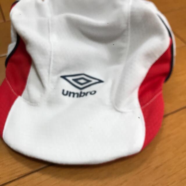 UMBRO(アンブロ)のアンブロ帽子 スポーツ/アウトドアのサッカー/フットサル(その他)の商品写真