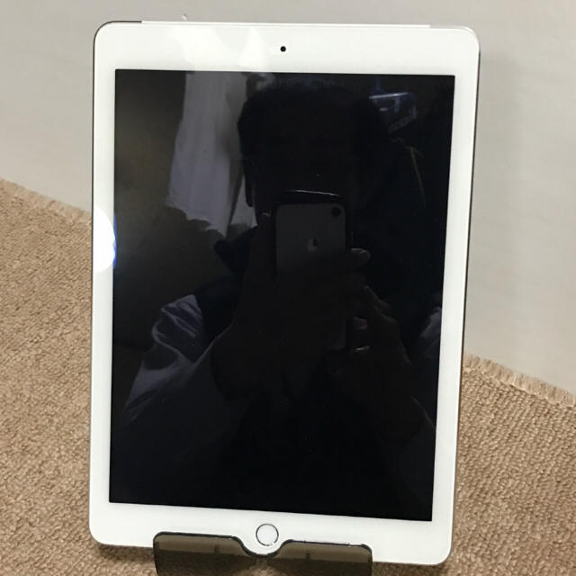 Apple - 【美品】au iPad air2 64gb シルバーの通販 by 0411Marin's ...