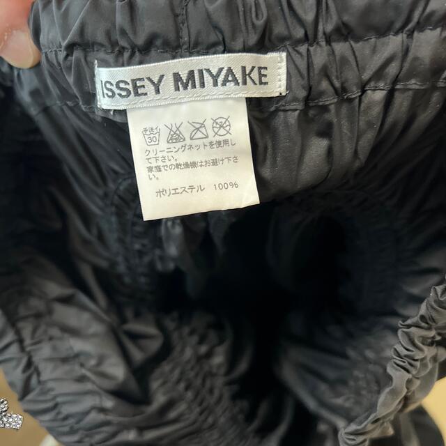 ISSEY MIYAKE - イッセイミヤケ シャーリングのパンツ黒❣️おしゃれ