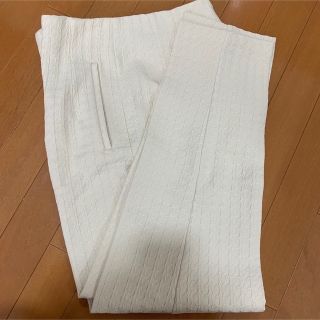 ザラ(ZARA)の【今週まで】ZARA ハイウエストパンツ　(クロップドパンツ)