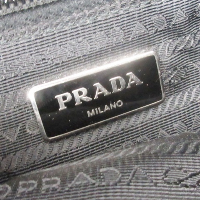 PRADA(プラダ)のプラダ ショルダーバッグ サコッシュ ロゴ プレート ナイロン ブラック メンズのバッグ(ショルダーバッグ)の商品写真