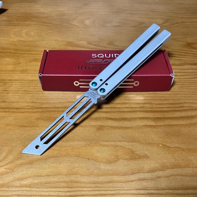 Squid Industries Triton バタフライナイフ トレーナー Squid Industries Triton バタフライナイフ トレーナー