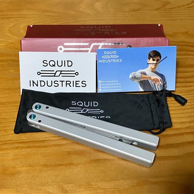 Squid Industries Triton バタフライナイフ トレーナー Squid Industries Triton バタフライナイフ トレーナー