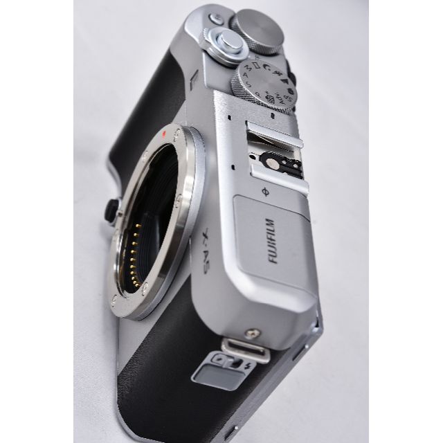 富士フイルム(フジフイルム)のKansas様専用！FUJIFILM ミラーレス一眼 X-A5 レンズキット スマホ/家電/カメラのカメラ(ミラーレス一眼)の商品写真