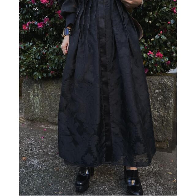 Ameri VINTAGE(アメリヴィンテージ)のUND SHEER JACQUARD TUCk DRESS レディースのワンピース(ロングワンピース/マキシワンピース)の商品写真