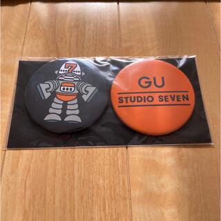 ジーユー(GU)のGU STUDIO SEVEN コラボ オリジナル缶バッジ NAOTO 【新品】(ミュージシャン)