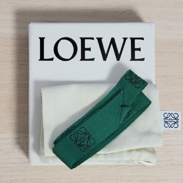 LOEWE(ロエベ)のLOEWE トライフォールド ウォレット ミニ財布 Rosemary/Tan レディースのファッション小物(財布)の商品写真