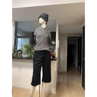 イッセイミヤケ(ISSEY MIYAKE)のイッセイミヤケ　ハーフパンツ黒❣️可愛い❣️美品❣️(カジュアルパンツ)