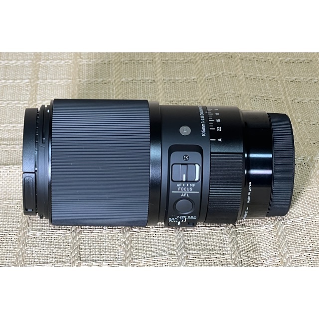 SIGMA(シグマ)の保証ありほぼ未使用シグマ105mmマクロ　F2.8 DG DN　ライカLマウント スマホ/家電/カメラのカメラ(レンズ(単焦点))の商品写真