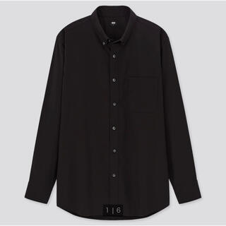 ユニクロ(UNIQLO)のエクストラファインコットンブロードシャツ（ボタンダウンカラー・長袖）ブラック　M(シャツ)