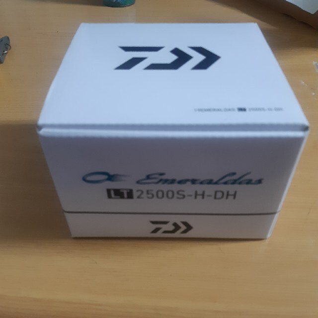 DAIWA(ダイワ)の今週土曜まで‼️エメラルダス　LT2500S-H-DH スポーツ/アウトドアのフィッシング(リール)の商品写真