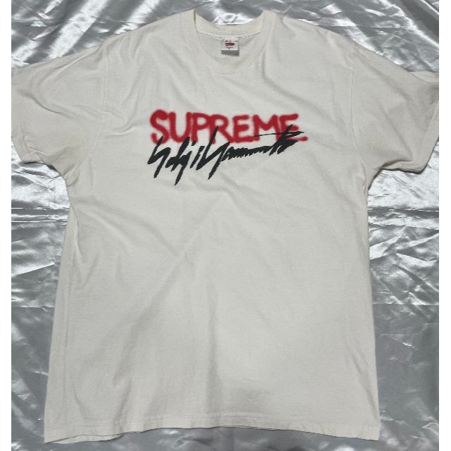 Supreme(シュプリーム)のSupreme Yohji Yamamoto Logo Tee シュプリーム メンズのトップス(Tシャツ/カットソー(半袖/袖なし))の商品写真