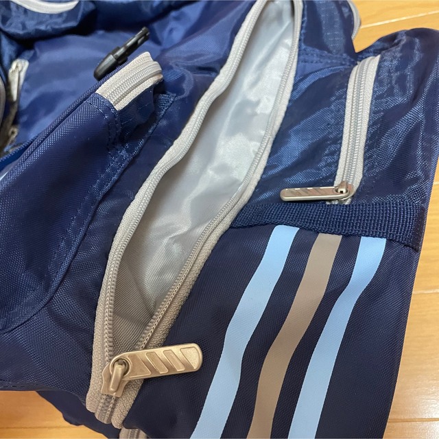 ドラスタ様専用　新品未使用　adidas リュック 大容量 キッズ/ベビー/マタニティのこども用ファッション小物(その他)の商品写真