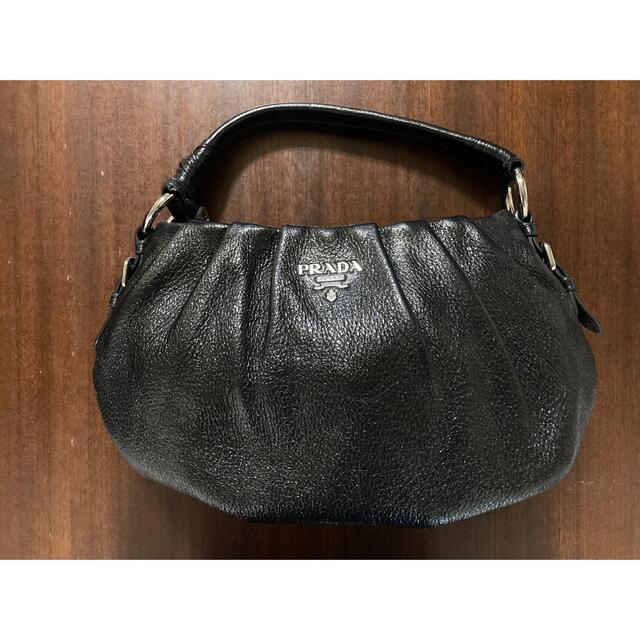 PRADA 革ショルダーバッグ　黒