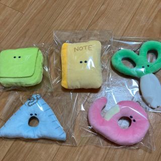 タイトー(TAITO)のつぶらな瞳の文房具/ボールチェーン付きマスコットキーホルダー/5つセット♬(キャラクターグッズ)