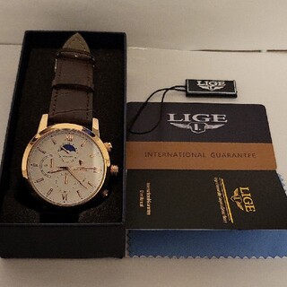 LIGE 限界価格　特別セール中　希少なワニ皮ベルトのアナログ腕時計