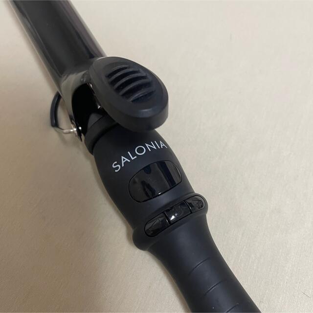 SALON(サロン)のサロニア 32mm ヘアアイロン コテ ブラック スマホ/家電/カメラの美容/健康(ヘアアイロン)の商品写真