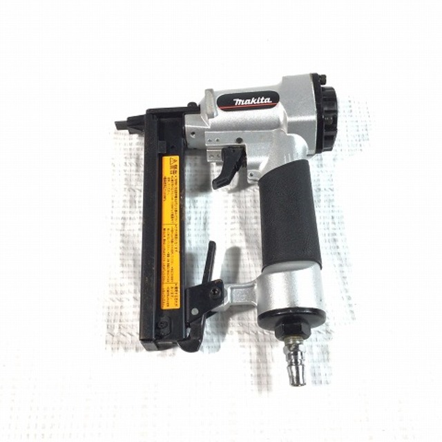マキタ/makitaエア釘打ち機AT1025BZK - 工具