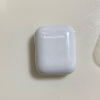 アップル(Apple)のairpods 第二世代 充電器のみ(バッテリー/充電器)