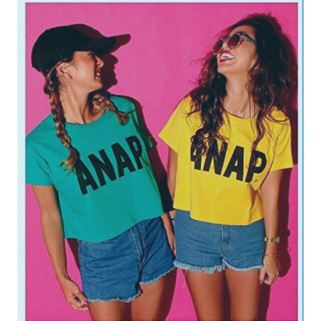 ANAP(アナップ)の〈ANAP〉クロップドTシャツ2枚セット レディースのトップス(Tシャツ(半袖/袖なし))の商品写真