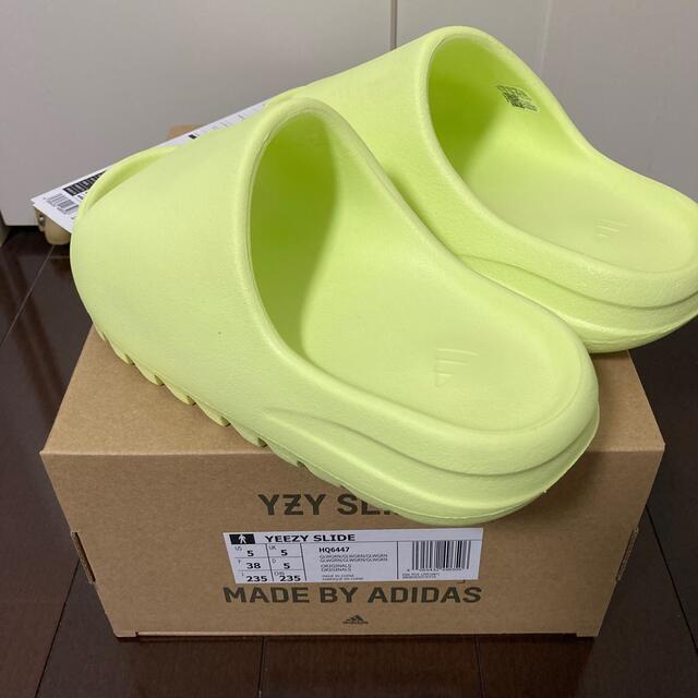 adidas(アディダス)のadidas YEEZY Slide "Glow Green" (HQ6447) メンズの靴/シューズ(サンダル)の商品写真