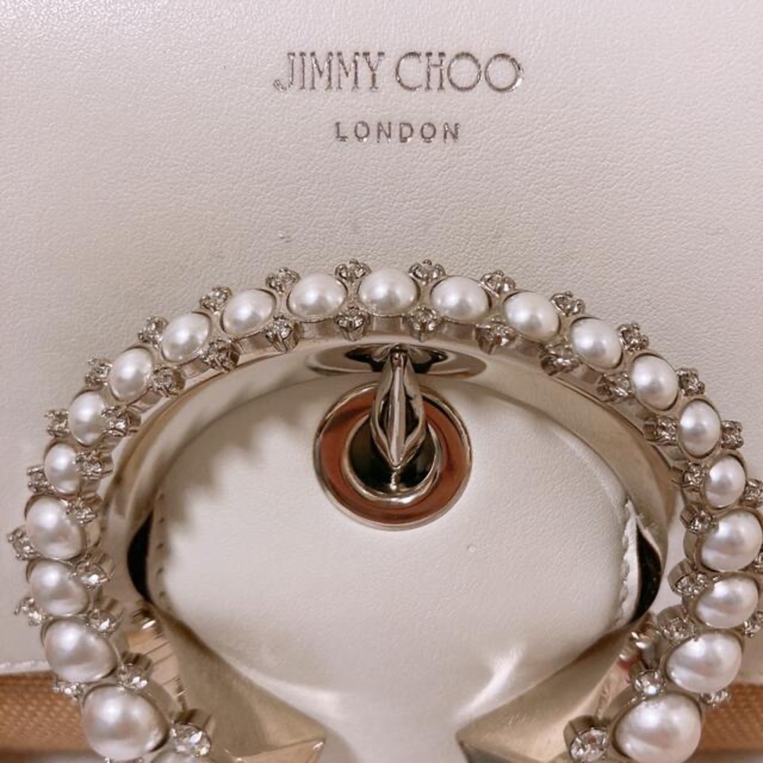 JIMMY CHOO パールバックル付きレザーショルダーバッグ