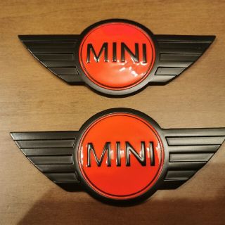 ミニクーパー エンブレム RED× BLACK 2枚セット(車外アクセサリ)