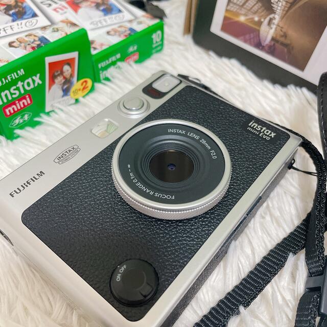 富士フイルム(フジフイルム)の富士フイルム チェキ instax mini Evo ブラック(1台) スマホ/家電/カメラのカメラ(フィルムカメラ)の商品写真