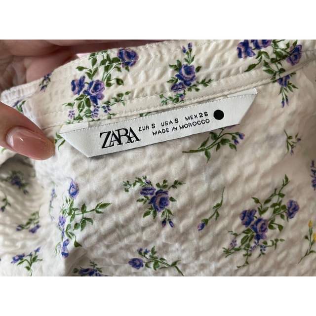 ZARA(ザラ)のZARA 花柄ブラウス&パンツ　セットアップ レディースのレディース その他(セット/コーデ)の商品写真