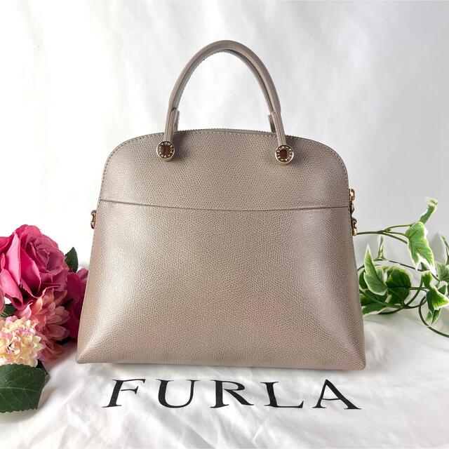 Furla(フルラ)の美品✨フルラ　FURLA パイパー  S グレージュ　2way ショルダーバッグ レディースのバッグ(ショルダーバッグ)の商品写真