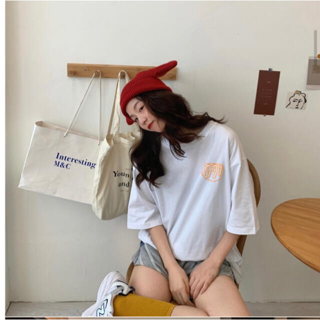 半袖 Tシャツ ＭL シンプル ロゴT シンプル 韓国 ロング オーバーサイズ レディースのトップス(Tシャツ(半袖/袖なし))の商品写真