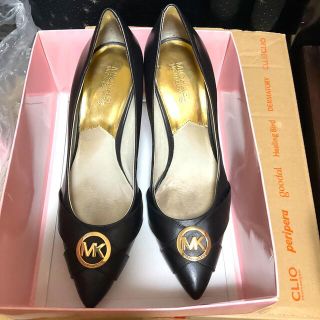 マイケルコース(Michael Kors)のマイケルコース☆黒パンプスUS10(ハイヒール/パンプス)