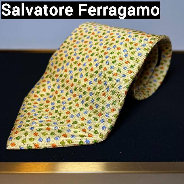 Salvatore Ferragamo(サルヴァトーレフェラガモ)のフェラガモ Salvatore Ferragamo ネクタイ イエロー 惑星 絹 メンズのファッション小物(ネクタイ)の商品写真