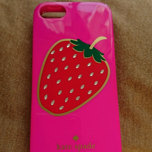 kate spade new york(ケイトスペードニューヨーク)のkate spade ストロベリーデコ iPhone5s スマホ/家電/カメラのスマホアクセサリー(iPhoneケース)の商品写真