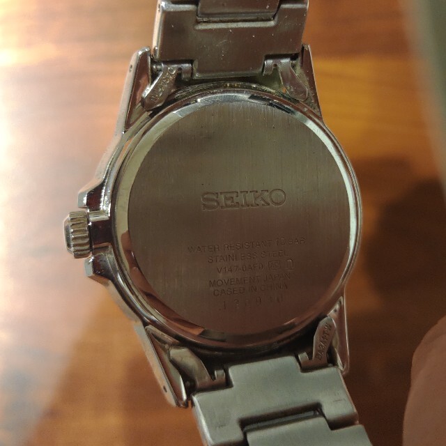 SEIKO腕時計 V147-0AF0 ソーラー ブラック メンズの時計(腕時計(アナログ))の商品写真