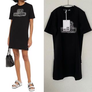 モスキーノ(MOSCHINO)の【新品】MOSCHINO  ラインストーン Tシャツワンピース(ひざ丈ワンピース)