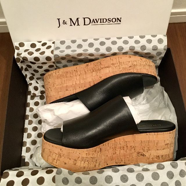 J&M DAVIDSON(ジェイアンドエムデヴィッドソン)の新品未使用✨ J＆M DAVIDSON ジェイ&エム デヴィッドソン ミュール レディースの靴/シューズ(サンダル)の商品写真