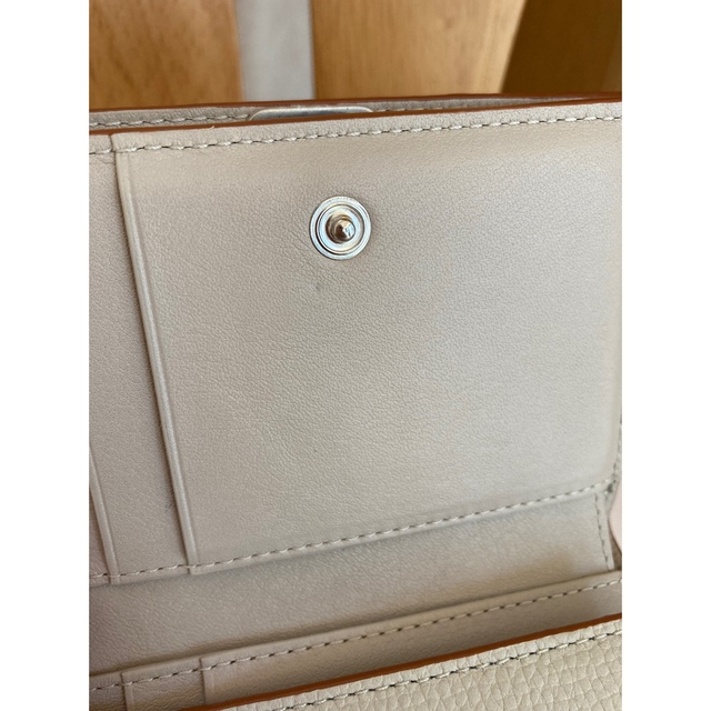 LOEWE(ロエベ)の美品　LOEWE   ロエベ  トライフォールド　6cc  三つ折り財布 レディースのファッション小物(財布)の商品写真