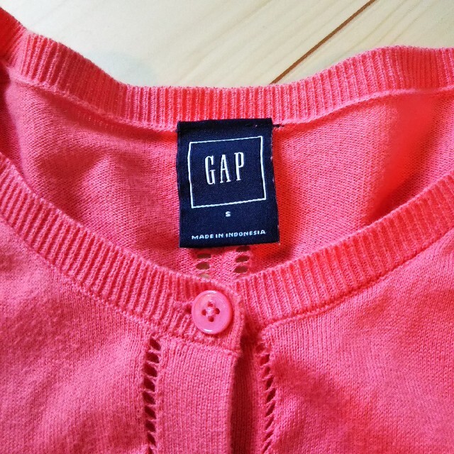 GAP(ギャップ)のGAP ギャップ オレンジピンクのカーディガン レディースのトップス(カーディガン)の商品写真