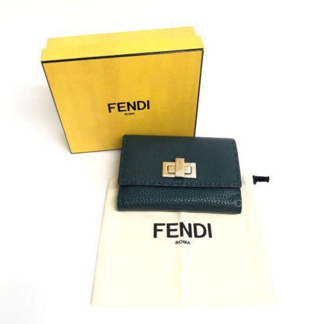 FENDIフェンディ 二つ折り財布 ミディアムウォレット