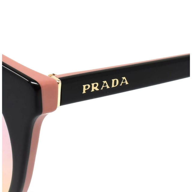 PRADA(プラダ)の美品プラダサングラスフォックス型 セルフレーム ブラック/ピンク×グレーミラー レディースのファッション小物(サングラス/メガネ)の商品写真