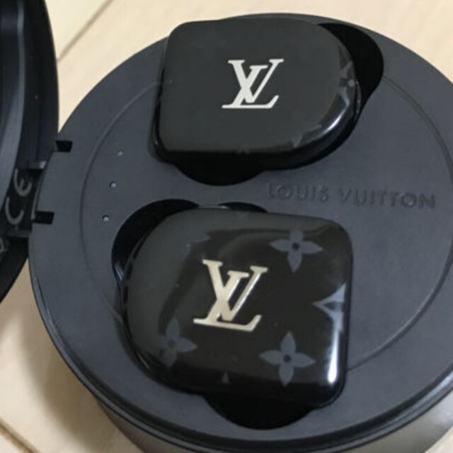 LOUIS VUITTON ルイヴィトン イヤホン ブラック | フリマアプリ ラクマ