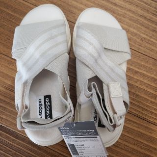 アディダス(adidas)のadidasサンダル　新品タグ付(サンダル)