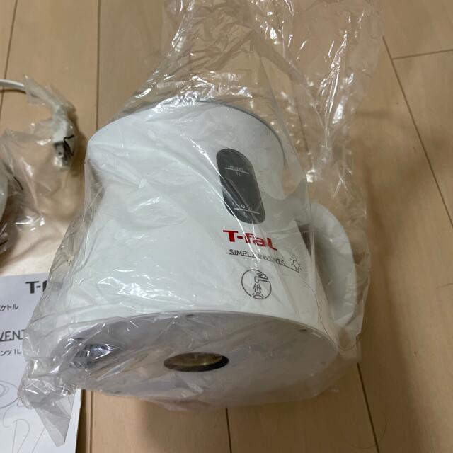 T-fal(ティファール)のT-fal 1L 電気ケトル KO401022 スマホ/家電/カメラの生活家電(電気ケトル)の商品写真