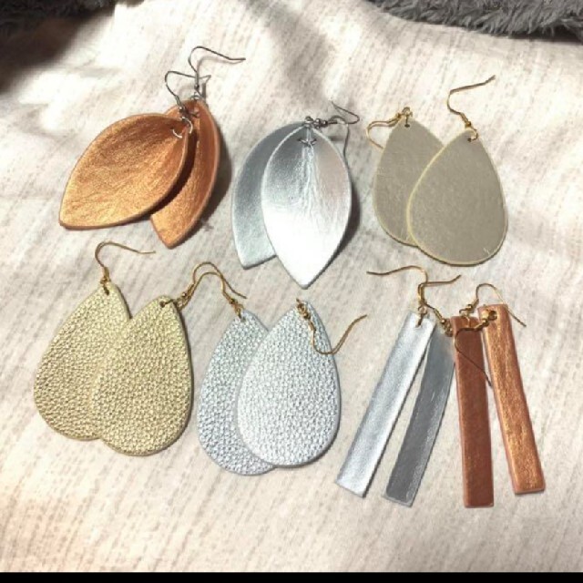 大ぶり ピアス レディースのアクセサリー(ピアス)の商品写真